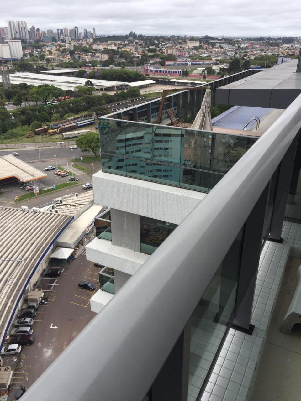 Estudio Moderno Com Linda Vista Para A Serra Куритиба Экстерьер фото